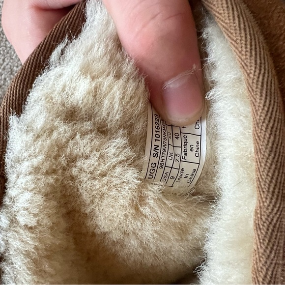 Ugg boots - Picture 2 of 5